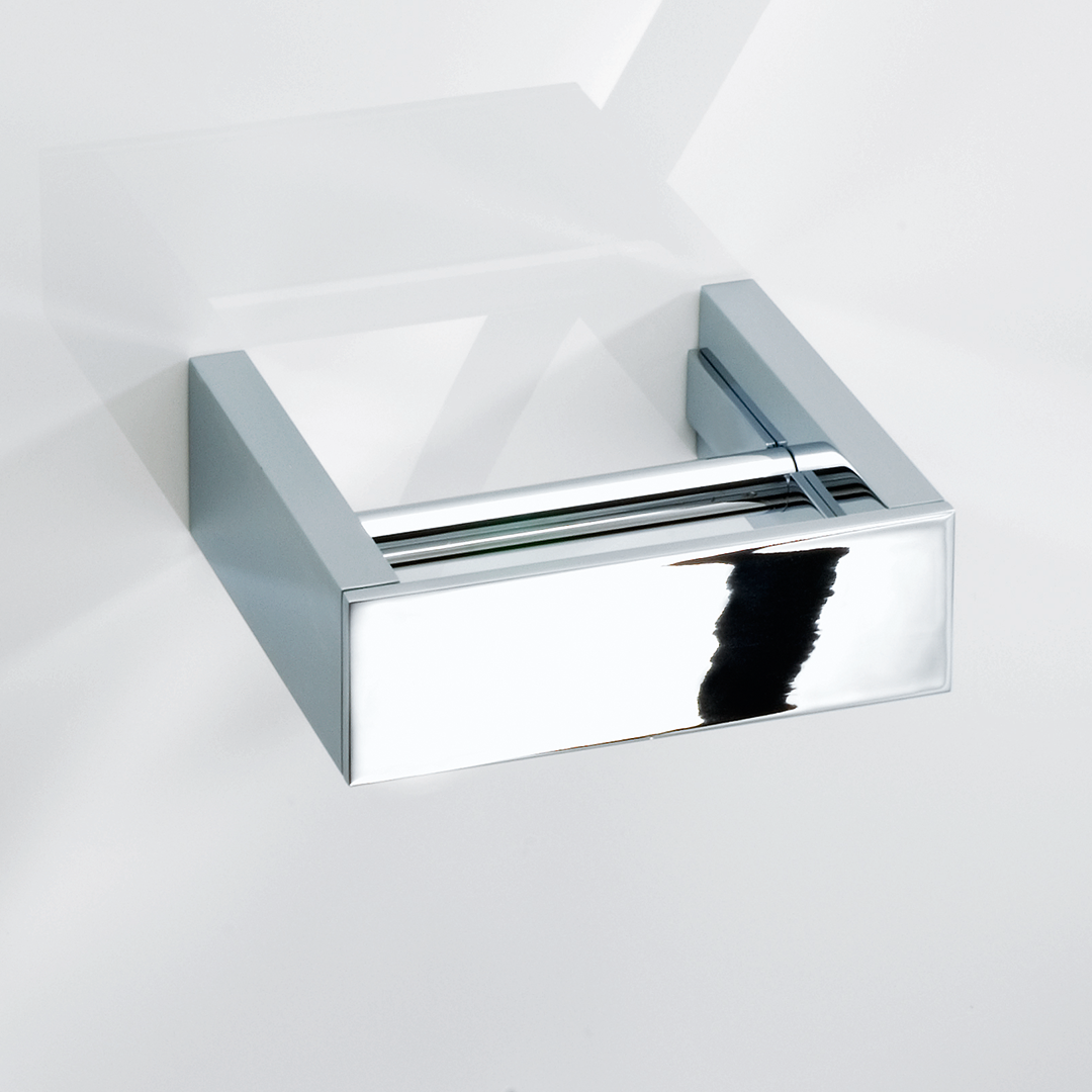 Eleganter Toilettenpapierhalter BK TPH5 in Chrom – moderner Wandhalter aus massivem Messing mit klarer Linienführung und hochwertiger Verarbeitung.