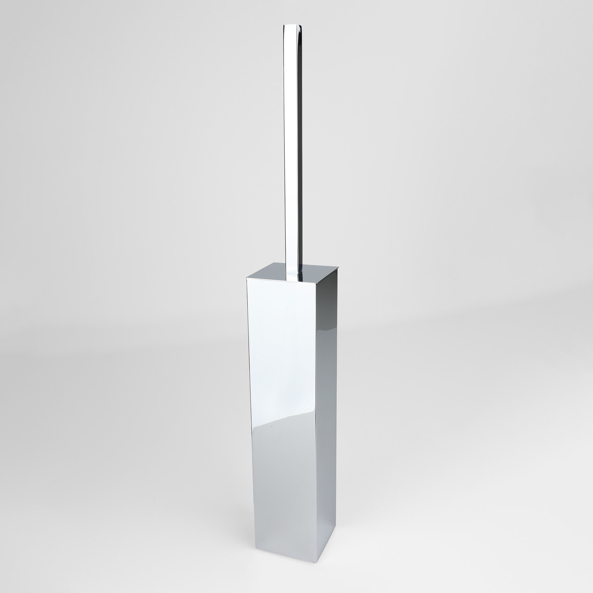 Freistehende WC-Bürstengarnitur Decor Walther CO SBG aus massivem Messing in glänzendem Chrom, puristisches eckiges Design mit modernem Look.
