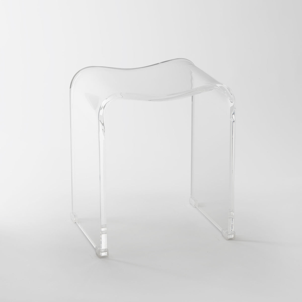 Decor Walther DW2000 Badhocker aus klarem transparentem Acryl mit geschwungener Sitzfläche und leichter, moderner Optik für das Badezimmer