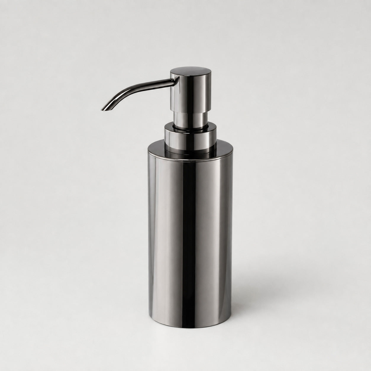 Decor-Walther SOHO SSP Standseifenspender aus Messing und Edelstahl in Schwarz Chrom glänzend PVD für moderne Designbäder mit 170 ml Füllmenge, Artikelnummer: 0680958