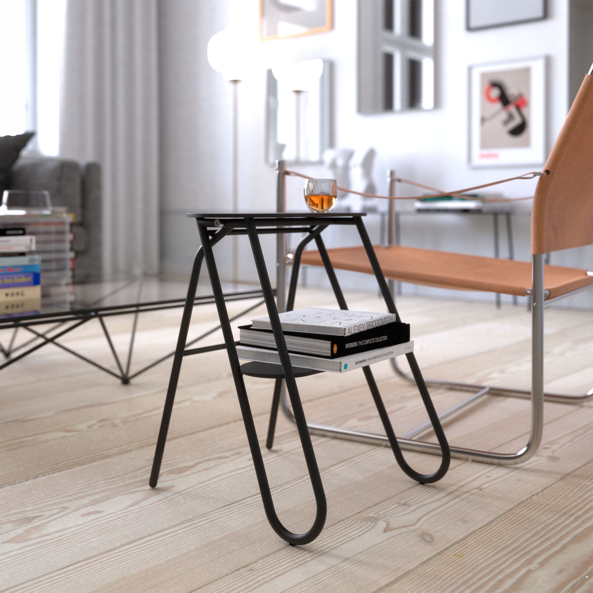 Eine moderne Trittleiter genutzt als elegante Ablage fürs Zuhause. Hergestellt von Frost Denmark. Bei dasfeinebad kaufen.
