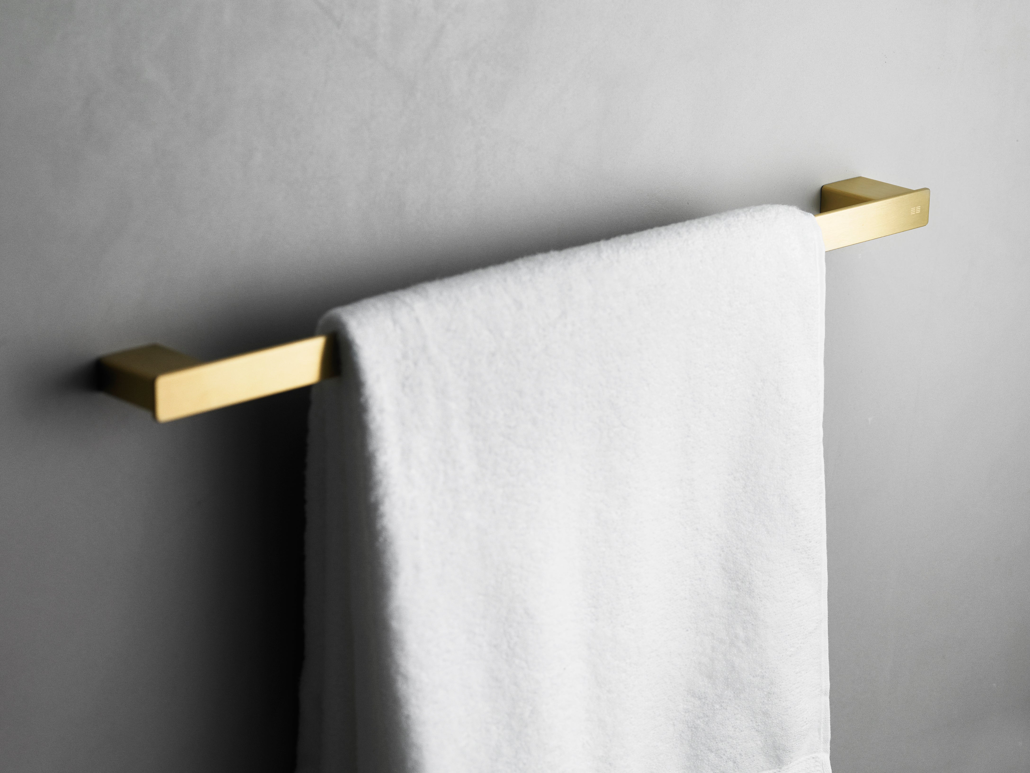 Unidrain Reframe towel rail - brushed gold