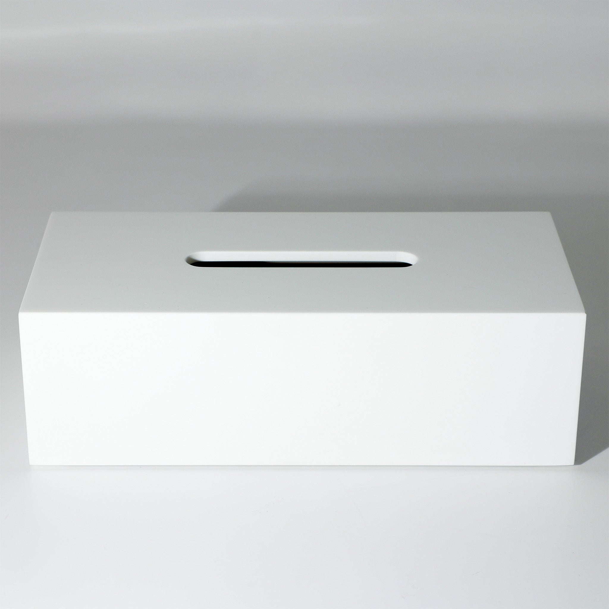 Kosmetiktuchbox weiß matt, aus Corian®, formschön und zeitlos für jeden Einrichtungsstil