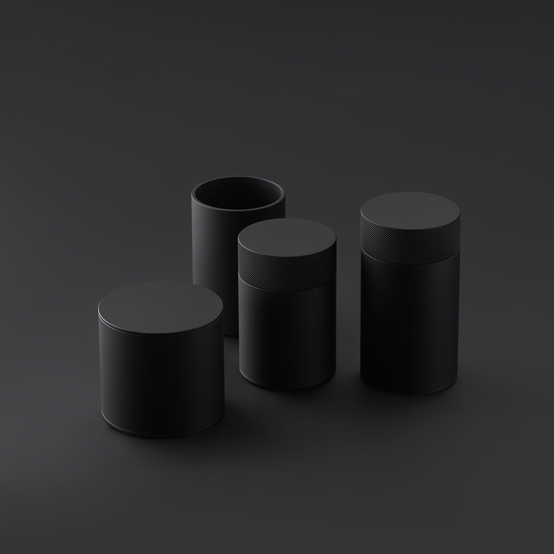 Moderner Spender für Kosmetikpads in Schwarz matt, Modell DW340, fügt sich nahtlos in jedes Badezimmerdesign ein, erhältlich bei DasFeineBad.