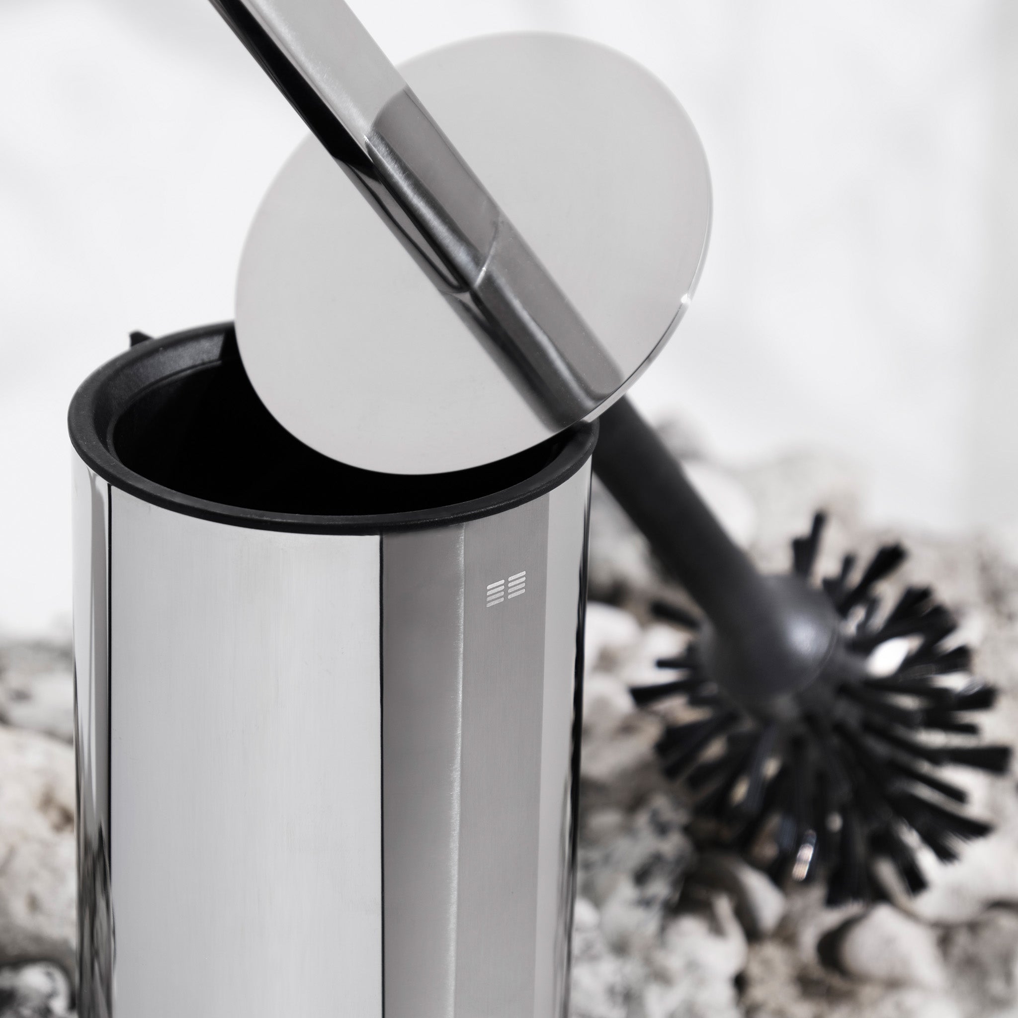 Toilet brush Reframe