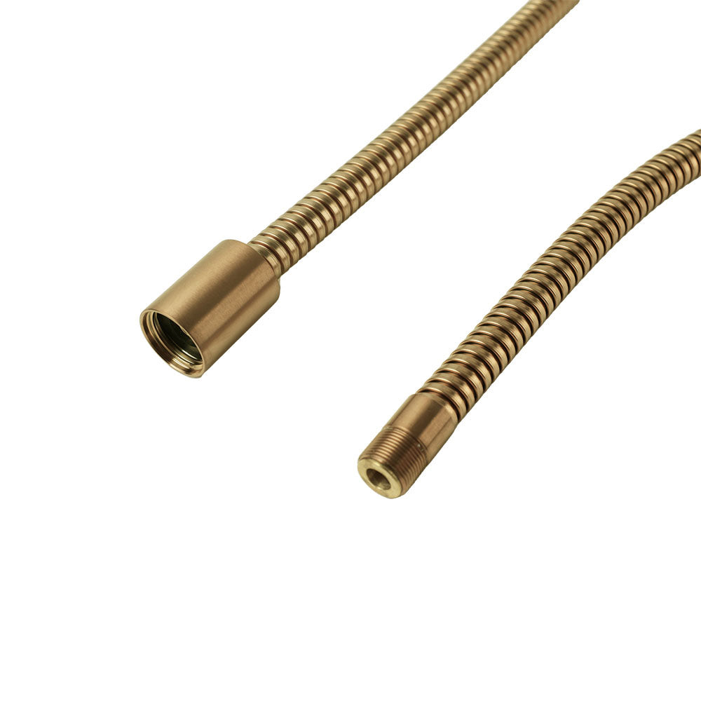 Anschlussdetails des Vola Duschschlauchs in gebürstetem Gold – perfekt für Designbäder