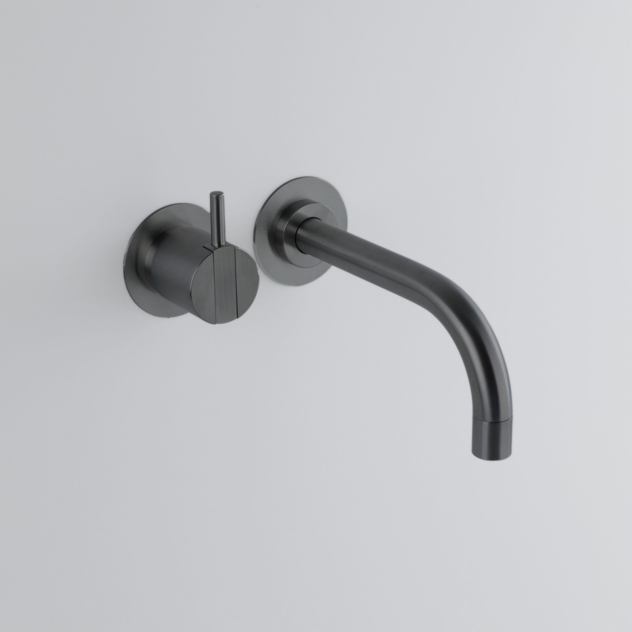 Vola Wandarmatur 111 schwarz gebuerstet mit Griff links, exklusive PVD Edelstahl Unterputzarmatur.