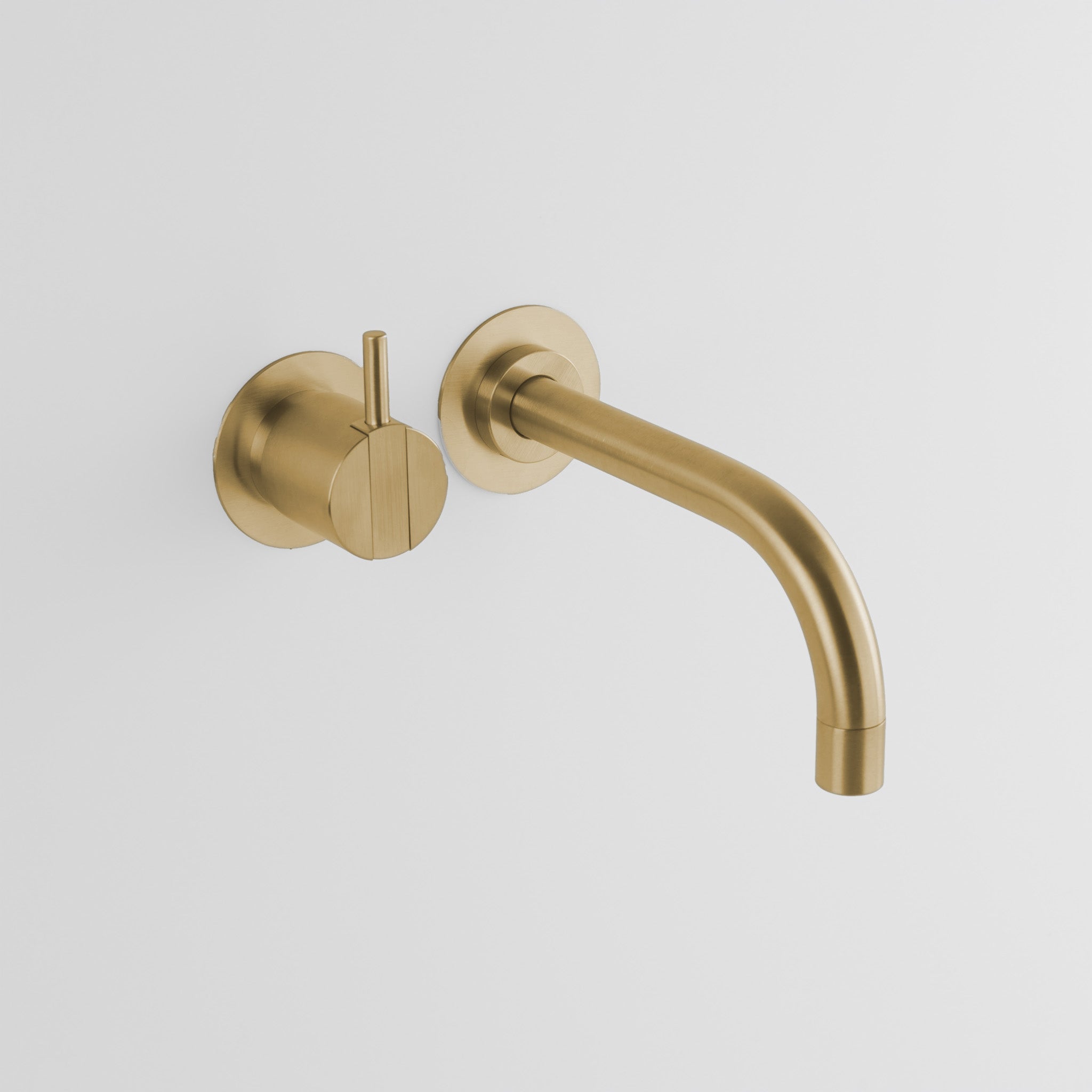 Vola Waschtischarmatur 111 gold gebuerstet mit Griff links, luxuriöse Unterputz Wandarmatur im Vola Originaldesign.