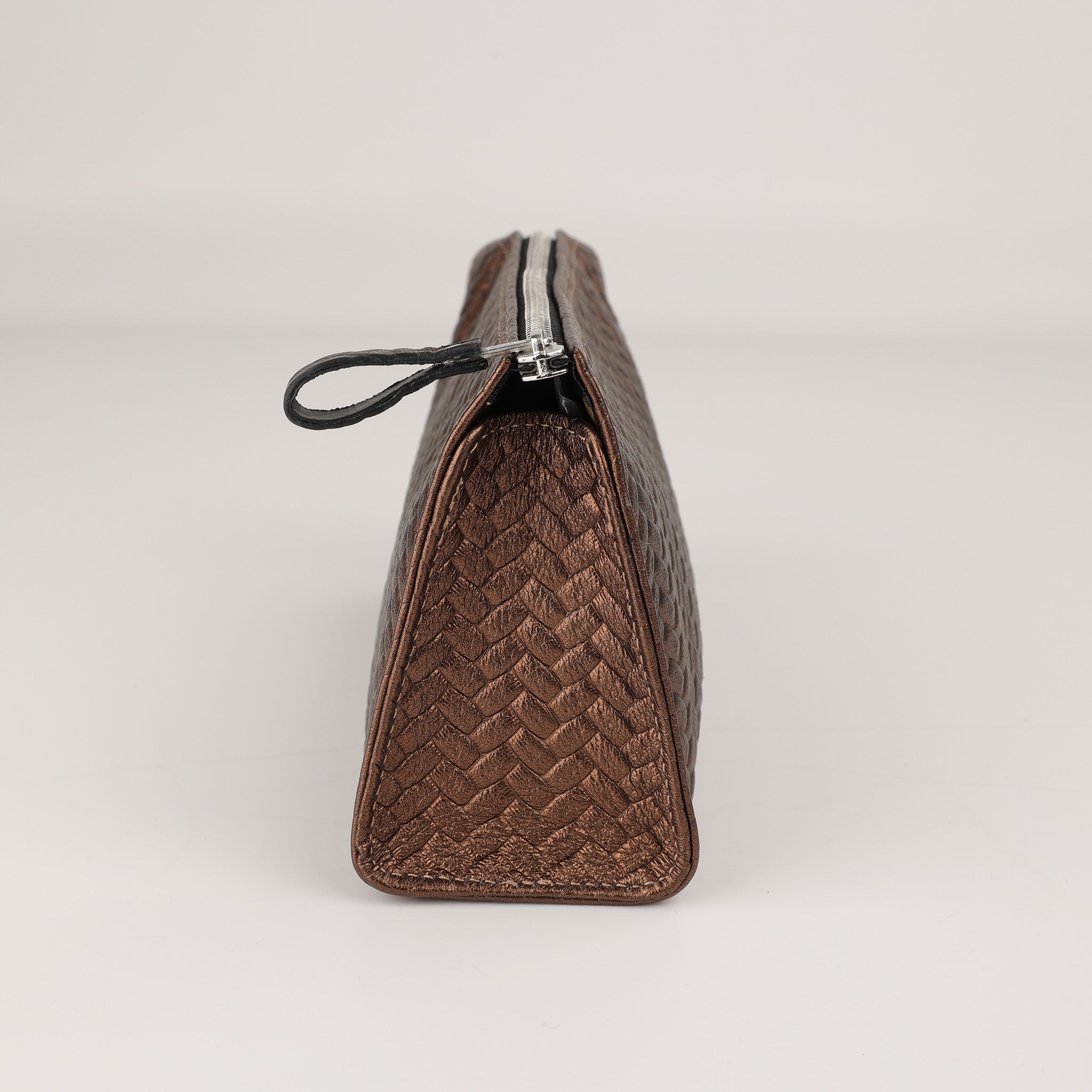 Luxuriöse Make-up Tasche aus Leder mit Bronze Flechtmuster, handgefertigt