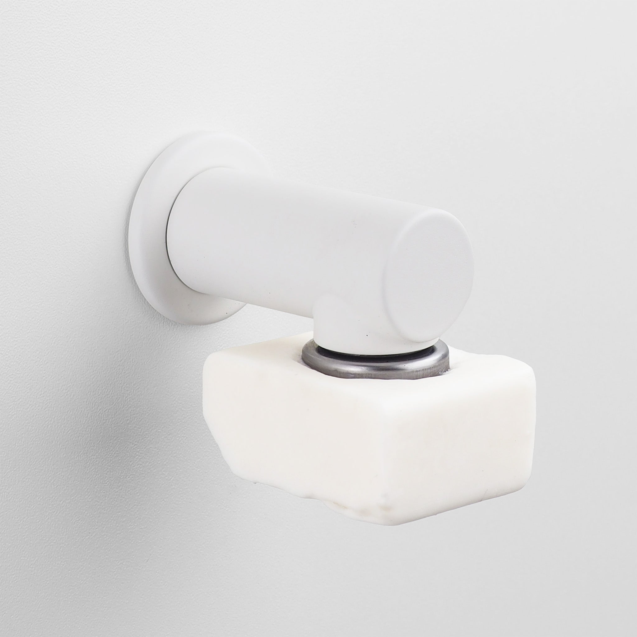 Vola Magnetseifenhalter in Weiß matt – minimalistischer Seifenhalter für Badezimmer und Gäste-WC.